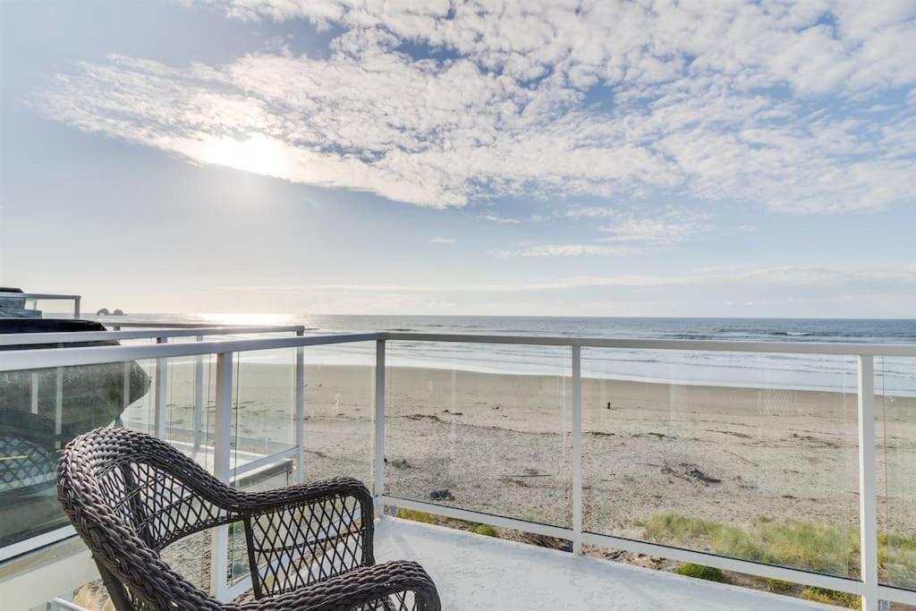 Rockaway Beach Vibes,Waterfront Oceanfront Rockaway Beach House Near Downtown,Wifi, Washer Dryer エクステリア 写真