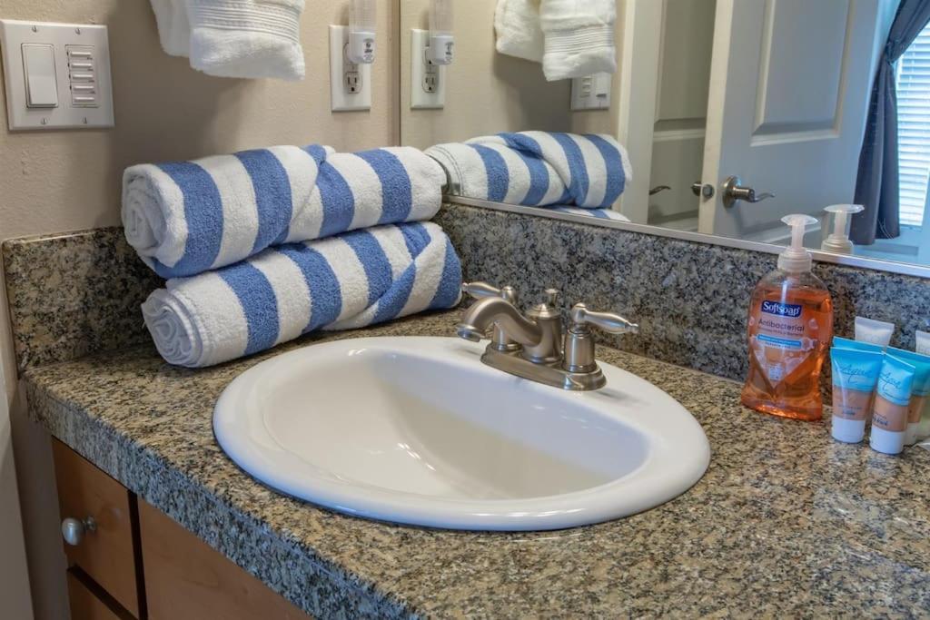 Rockaway Beach Vibes,Waterfront Oceanfront Rockaway Beach House Near Downtown,Wifi, Washer Dryer エクステリア 写真