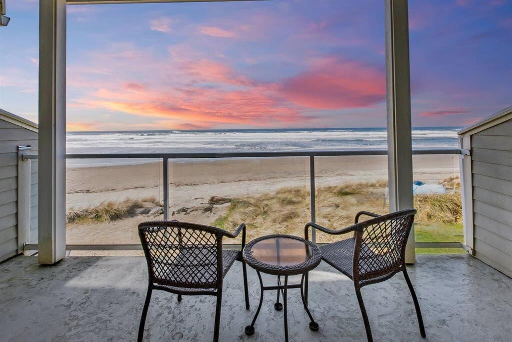 Rockaway Beach Vibes,Waterfront Oceanfront Rockaway Beach House Near Downtown,Wifi, Washer Dryer エクステリア 写真